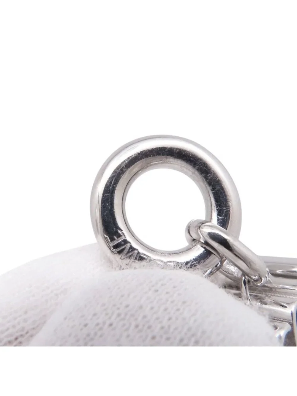 Loewe Necklace Anagram